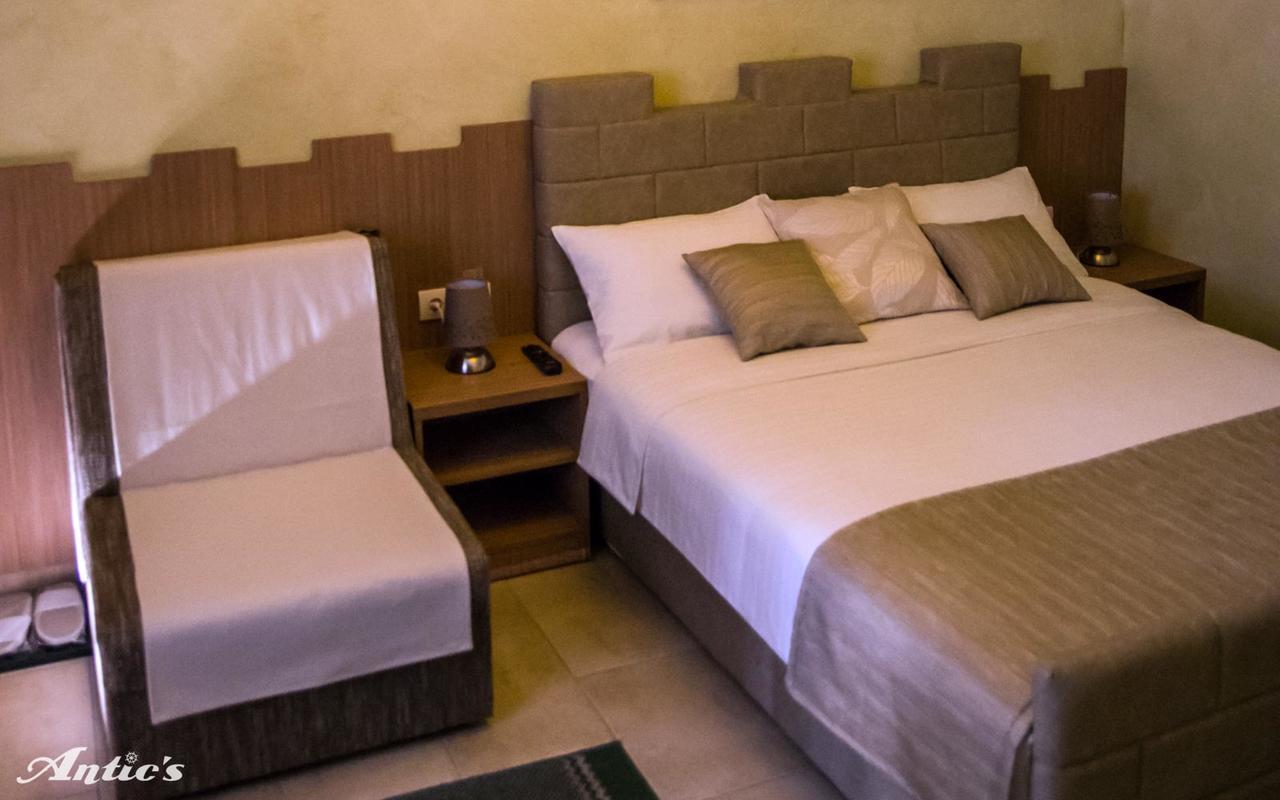 Motel Pizzeria Antic'S Laktasi Ngoại thất bức ảnh